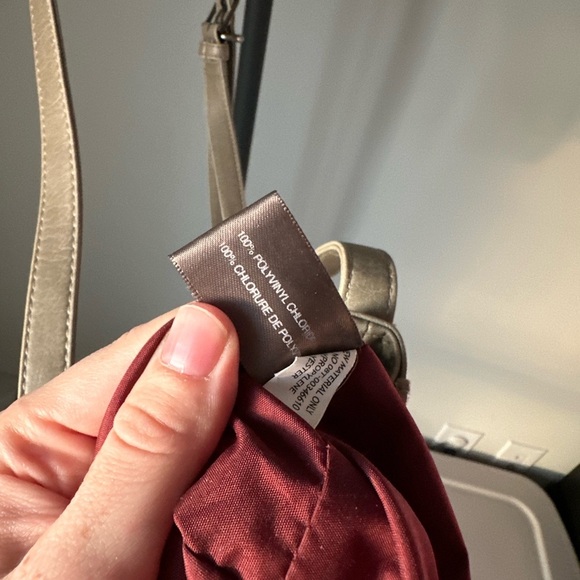 Mat and Nat Vegan Leather Made in Montreal Crossbody Bag - Picture 6 of 8